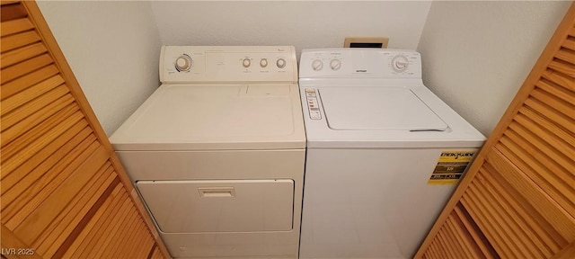 2216 Short Pine Dr, Las Vegas, NV 89108 - laundry room with washer and clothes dryer