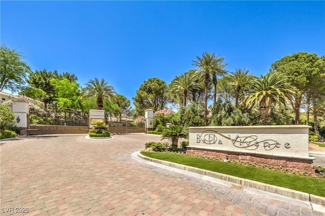 27 Via Paradiso St, Henderson, NV 89011 - community sign with a gate