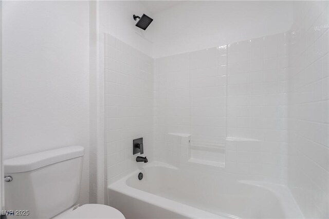 1136 Casady Hollow Ave, Henderson, NV 89012 - bathroom featuring toilet and tub / shower combination