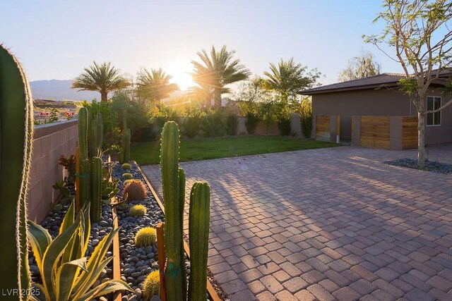 6110 Pebble Glen Ct, Las Vegas, NV 89149 - photo 5