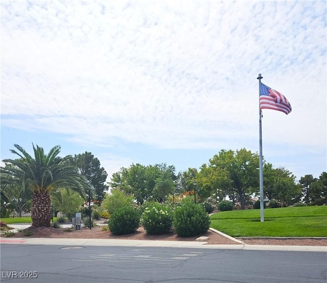 7515 Splashing Rock Dr, Las Vegas, NV 89131 - photo 5