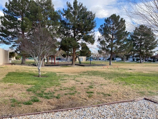 3797 Monument St, Las Vegas, NV 89121 - view of green lawn