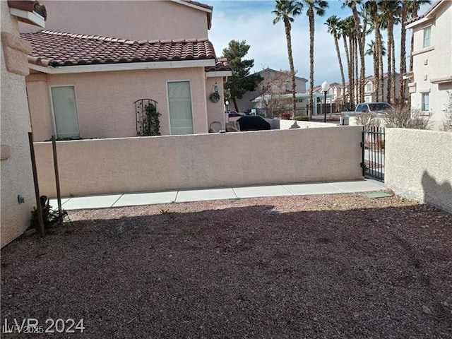 70 Belle Essence Ave, Las Vegas, NV 89123 - view of yard with a gate and a residential view