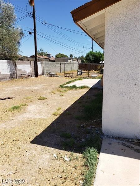 3601 Valley Forge Ave, Las Vegas, NV 89110 - view of yard