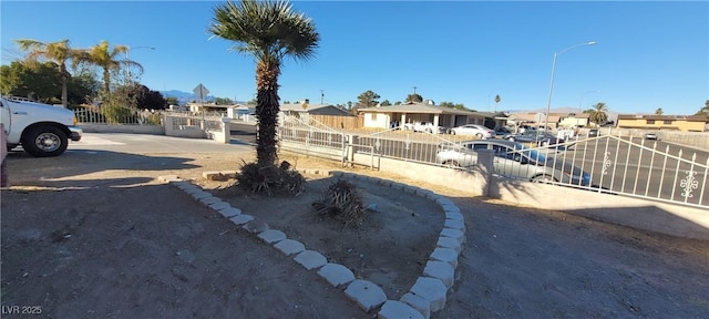 1301 Madison Ave, Las Vegas, NV 89106 - view of yard with a residential view