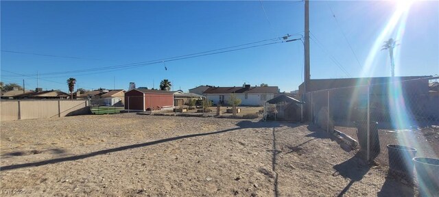 1301 Madison Ave, Las Vegas, NV 89106 - view of yard with a residential view