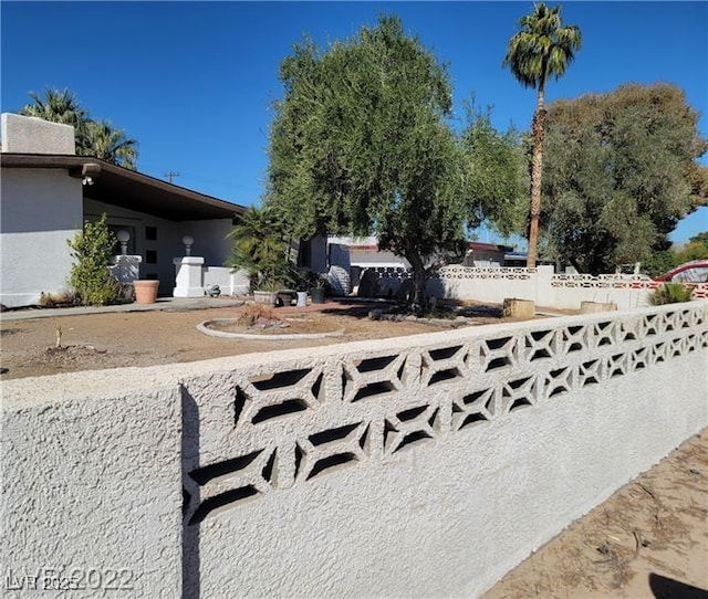 1413 Bryn Mawr Ave, Las Vegas, NV 89102 - view of yard