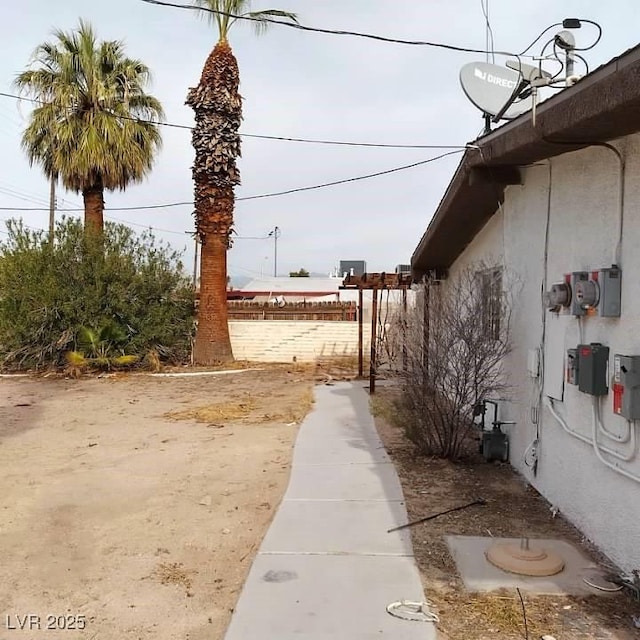 1413 Bryn Mawr Ave, Las Vegas, NV 89102 - view of yard