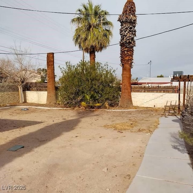1413 Bryn Mawr Ave, Las Vegas, NV 89102 - view of yard