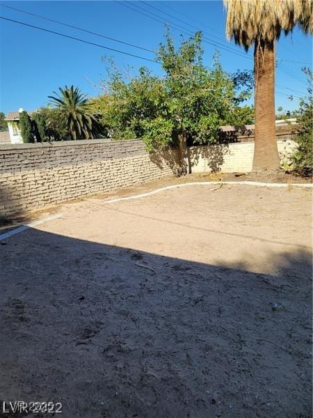 1413 Bryn Mawr Ave, Las Vegas, NV 89102 - view of yard