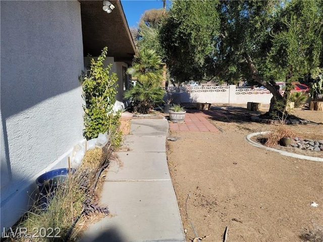 1413 Bryn Mawr Ave, Las Vegas, NV 89102 - view of yard