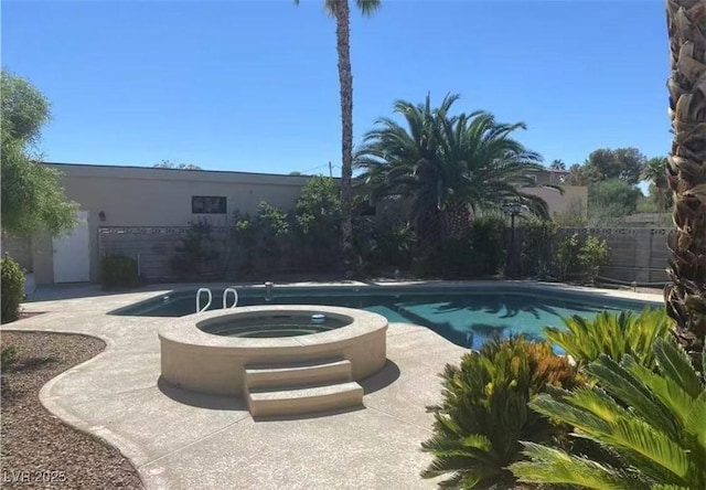 6315 Eldora Ave, Las Vegas, NV 89146 - view of pool with an in-ground hot tub