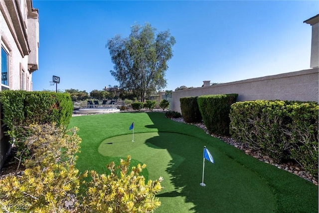 9301 Queen Charlotte Dr, Las Vegas, NV 89145 - view of yard featuring a putting green