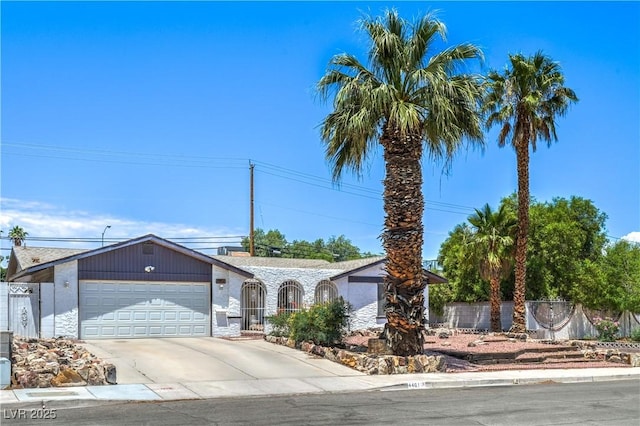 4461 Greenhill Dr, Las Vegas, NV 89121 - photo 2