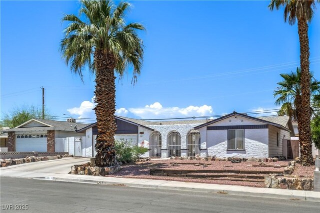 4461 Greenhill Dr, Las Vegas, NV 89121 - photo 3