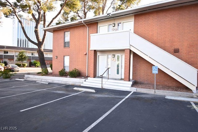 634 Oakmont Ave Unit 1903, Las Vegas, NV 89109 - view of property with uncovered parking