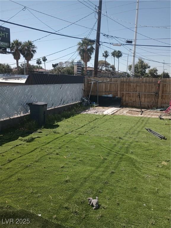 2409 Maroney Ave, Las Vegas, NV 89104 - view of yard