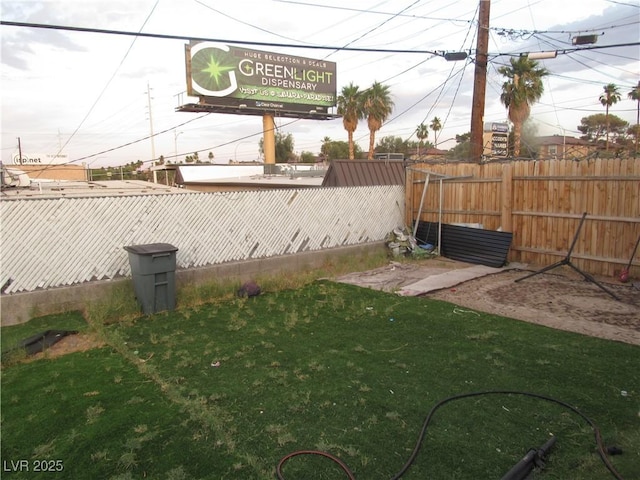 2409 Maroney Ave, Las Vegas, NV 89104 - view of yard