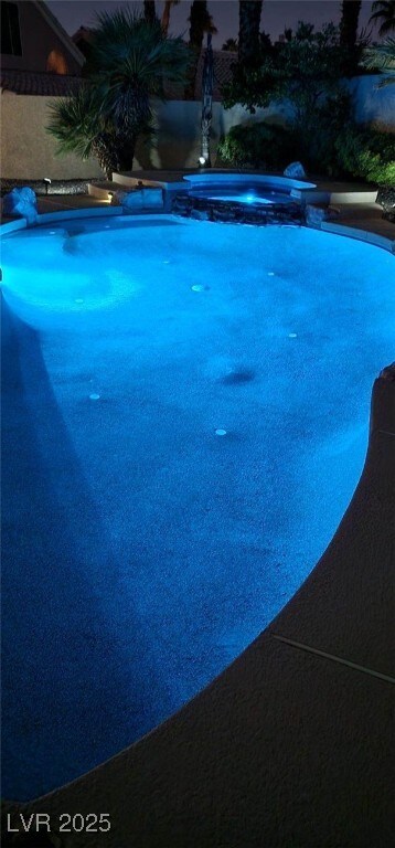 1913 Madagascar Ln, Las Vegas, NV 89117 - view of pool with an in-ground hot tub