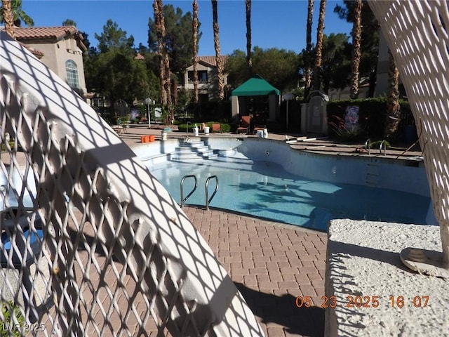 75 N Valle Verde Dr Unit 411, Henderson, NV 89074 - view of community pool