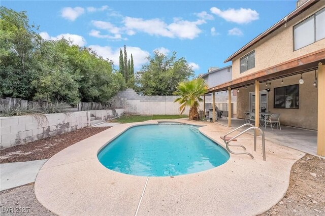 7009 Rawlins Ct, Las Vegas, NV 89128 - view of pool featuring a patio and a fenced backyard