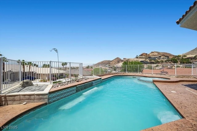 1105 Malachite Ct, Henderson, NV 89011 - view of swimming pool featuring a pool with connected hot tub