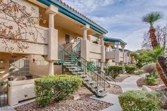 8410 Eldora Ave Unit 2046, Las Vegas, NV 89117 - view of building exterior featuring stairway
