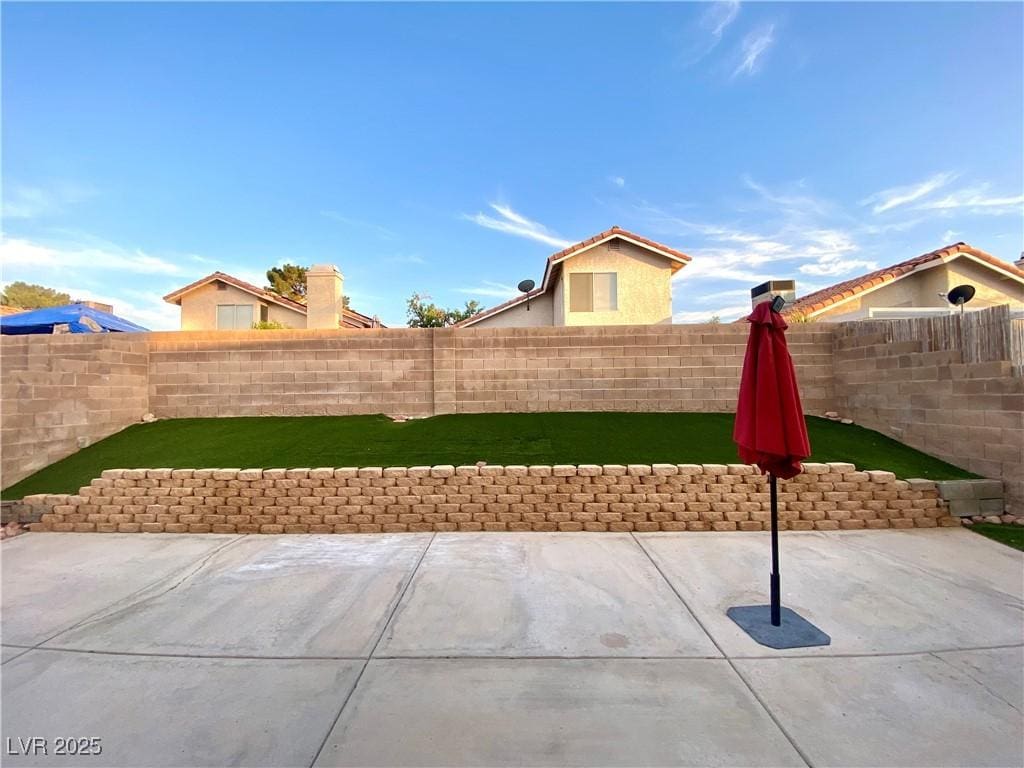 2813 Painted Rose Ln, Henderson, NV 89074 - view of patio / terrace