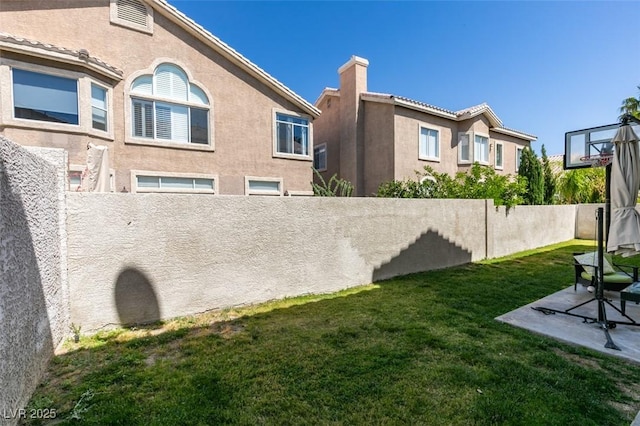2090 Eaglepath Cir, Henderson, NV 89074 - view of yard featuring a patio