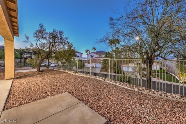 722 Descartes Ave, Henderson, NV 89002 - view of yard with a residential view