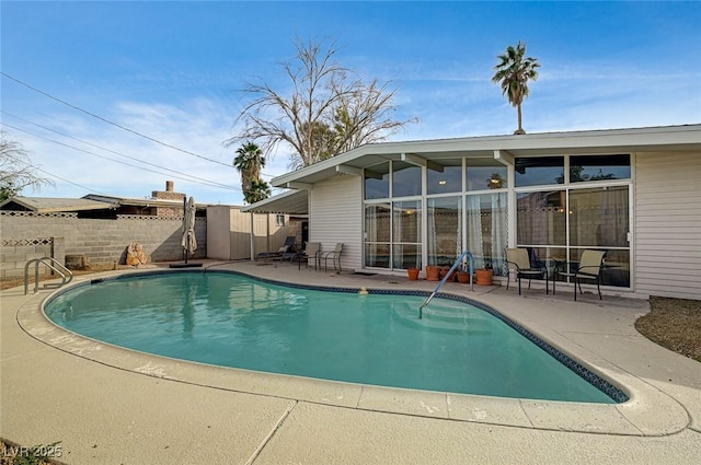 2496 Golfers St, Las Vegas, NV 89142 - view of pool with a patio