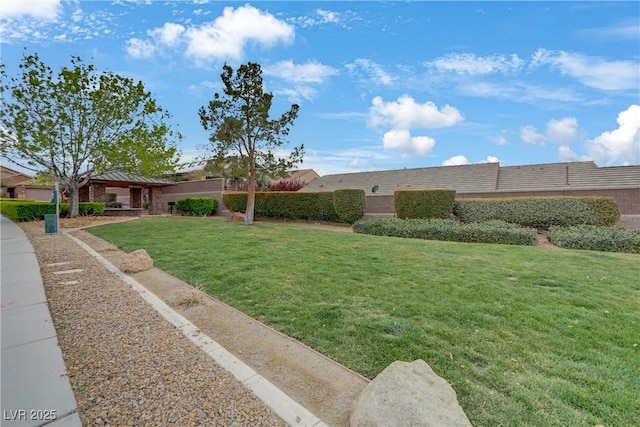 3155 Dalmazia Ave, Henderson, NV 89044 - view of front of home with a front lawn