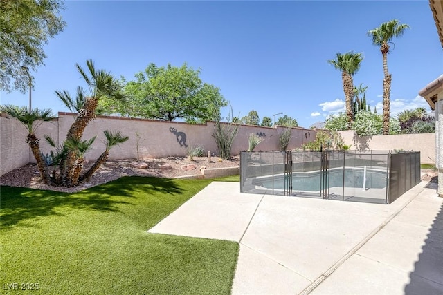 10113 Plomosa Pl, Las Vegas, NV 89134 - view of swimming pool featuring a patio area