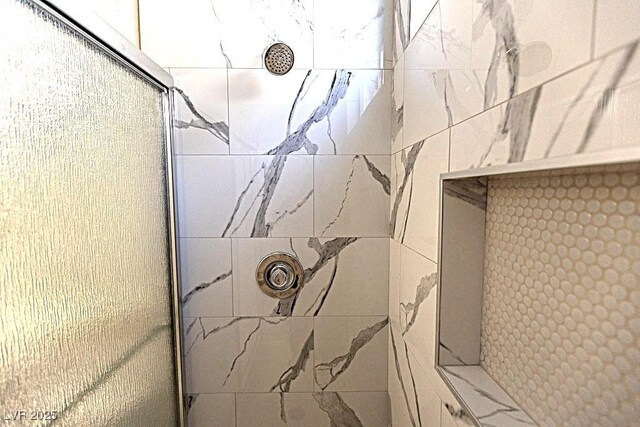 1721 Mill Canyon Dr, Las Vegas, NV 89128 - full bath with a tile shower