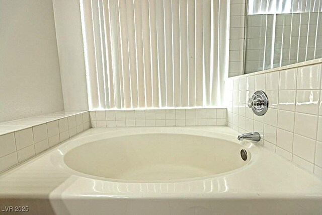 1721 Mill Canyon Dr, Las Vegas, NV 89128 - bathroom with a garden tub