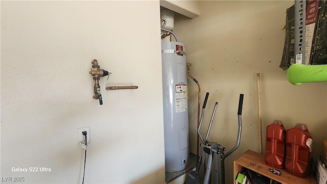 864 Chianti Way, Mesquite, NV 89027 - utility room featuring electric water heater