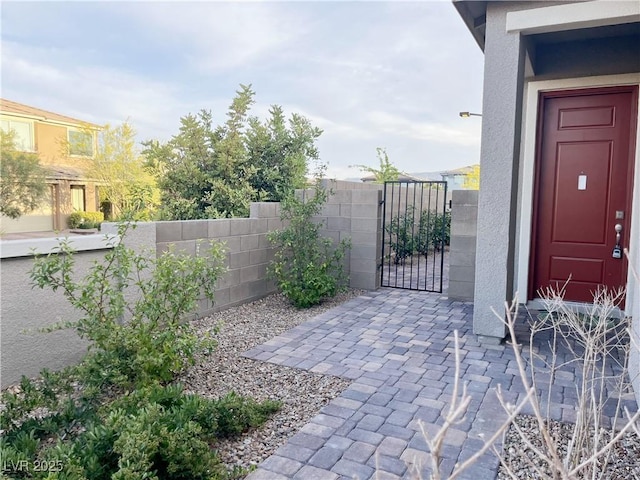 12565 Huckleberry Oak Ave, Las Vegas, NV 89138 - view of patio featuring a gate