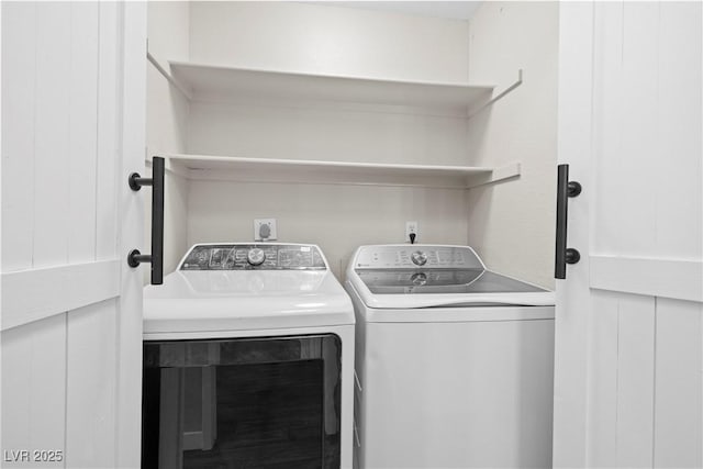 5191 Caliente St Unit 84, Las Vegas, NV 89119 - laundry room featuring independent washer and dryer