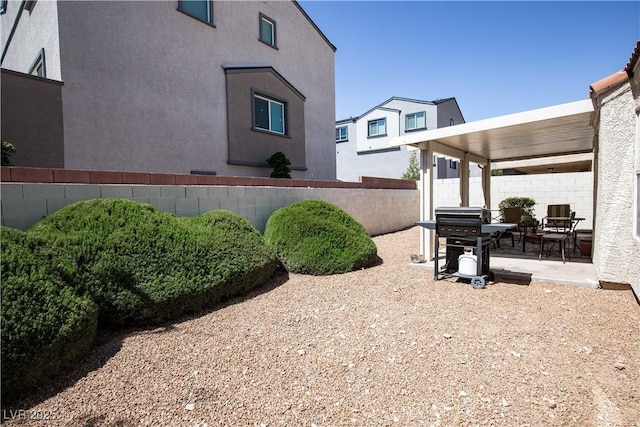 8437 Cinnamon Hill Ave, Las Vegas, NV 89129 - view of yard featuring a patio