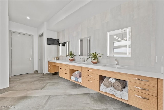 4050 N Tomsik St, Las Vegas, NV 89129 - full bathroom with double vanity