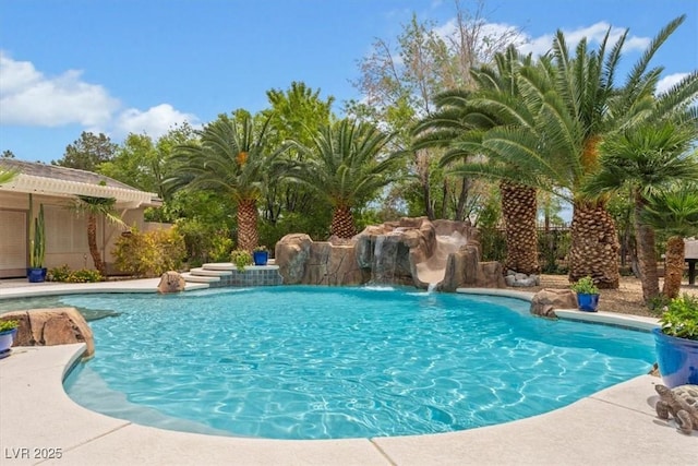 7001 Via Locanda Ave, Las Vegas, NV 89131 - view of outdoor pool