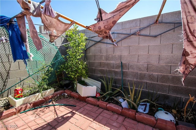 6520 Blooming Sun Ct, Las Vegas, NV 89142 - view of patio / terrace