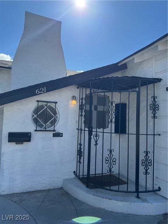 621 S 9th St, Las Vegas, NV 89101 - view of gate