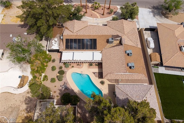 4219 E Pinecrest Cir, Las Vegas, NV 89121 - view from above of property with a pool