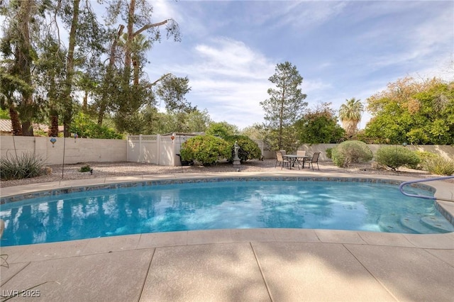 4219 E Pinecrest Cir, Las Vegas, NV 89121 - view of pool featuring a fenced backyard and a patio area