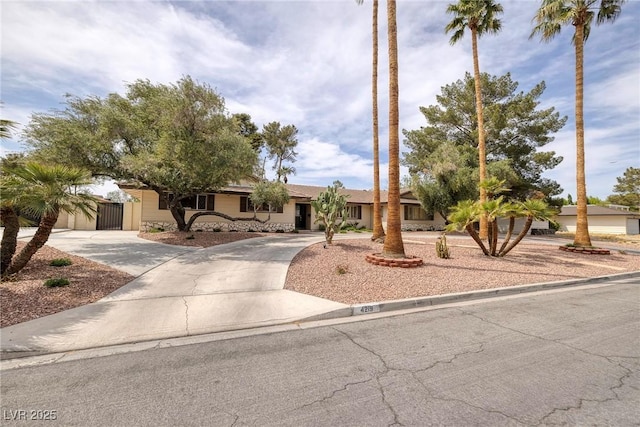 4219 E Pinecrest Cir, Las Vegas, NV 89121 - view of front of home with driveway