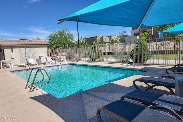 532 Clearsable Ave, Henderson, NV 89044 - community pool with a patio area