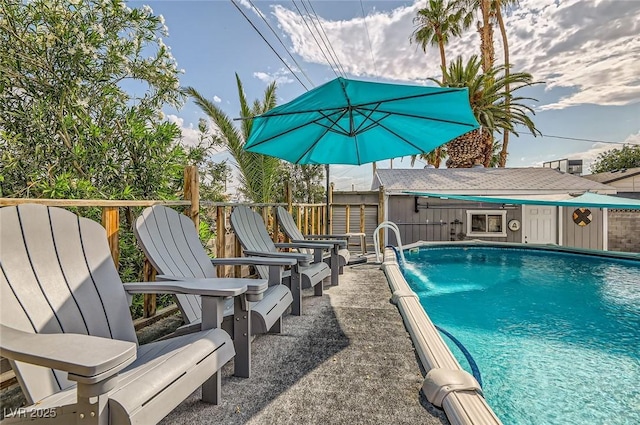 5217 Champions Ave, Las Vegas, NV 89142 - view of pool