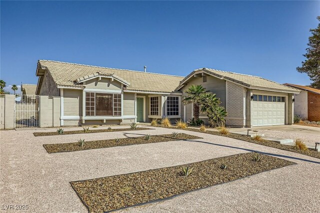 335 Simon Bolivar Dr, Henderson, NV 89014 - photo 2