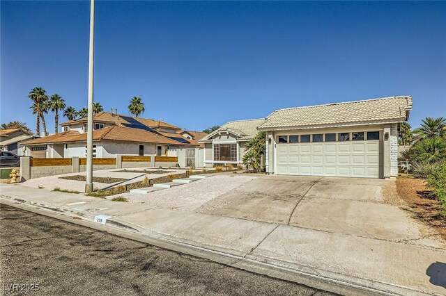335 Simon Bolivar Dr, Henderson, NV 89014 - photo 3